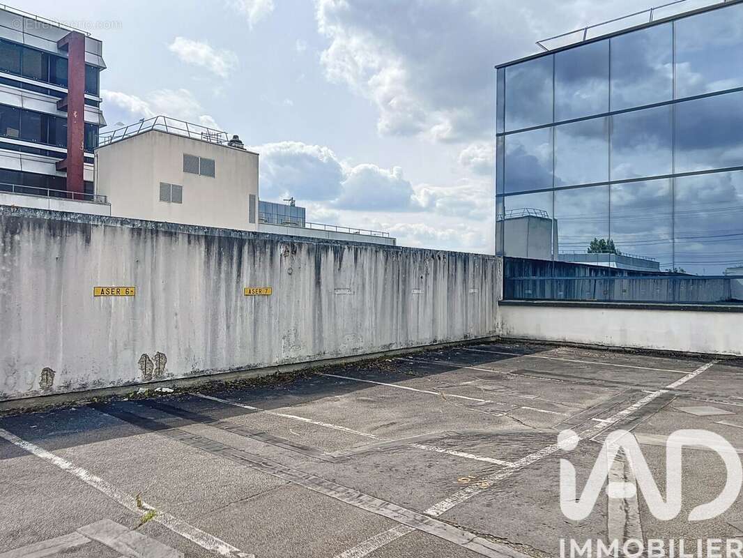 Photo 5 - Parking à CERGY