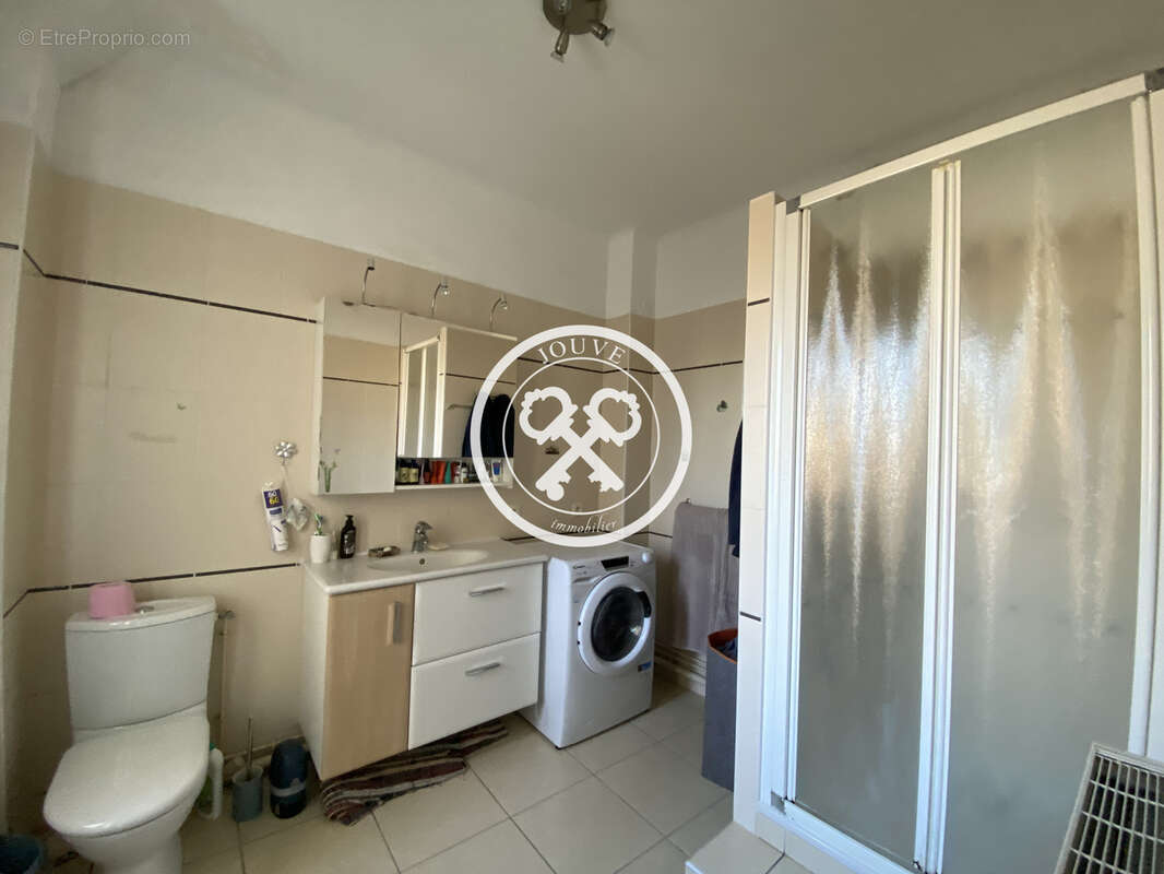 Appartement à SAINTE-SAVINE