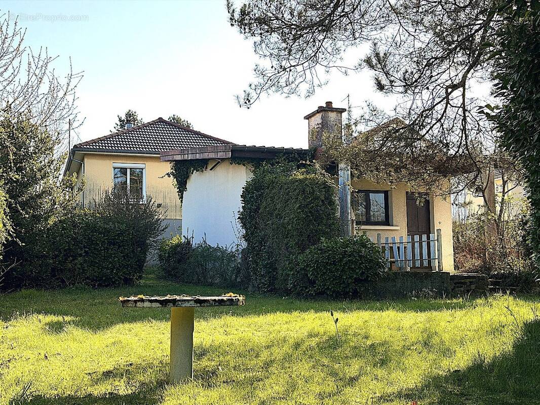 Maison à VOUJEAUCOURT