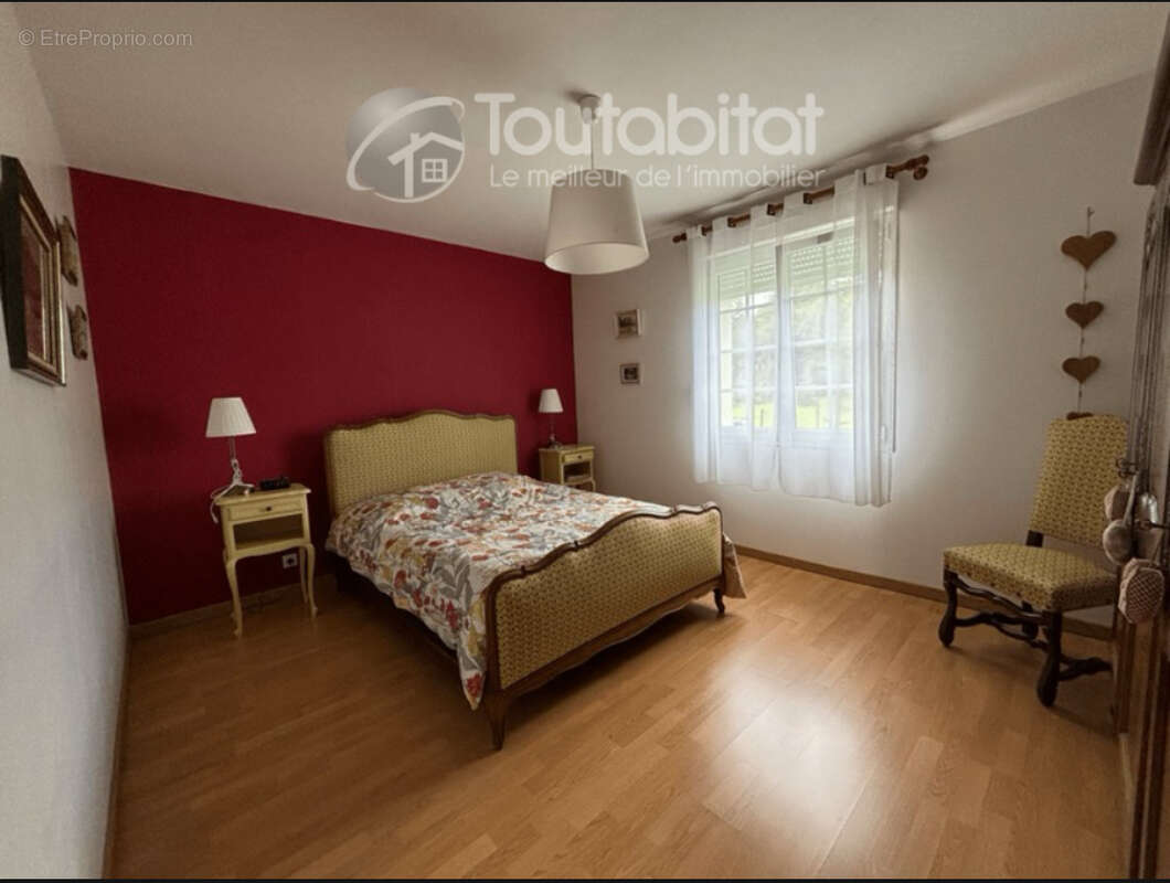 Maison à NEUVILLE-LEZ-BEAULIEU