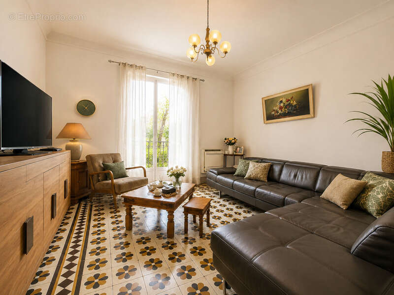 L'Île-Rousse centre – Ensemble immobilier 200 m² sur 1600 m² terrain à fort potentiel à 100 mètres des plages - photo 3