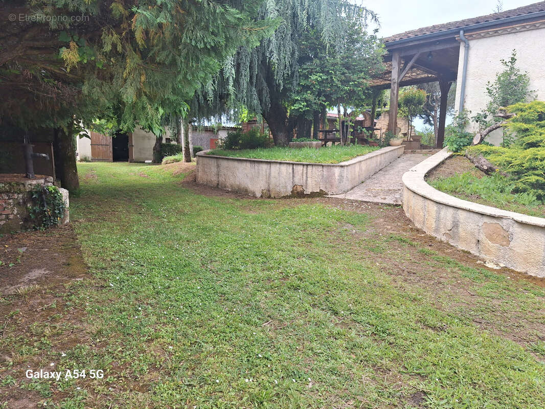 Maison à MONTAYRAL