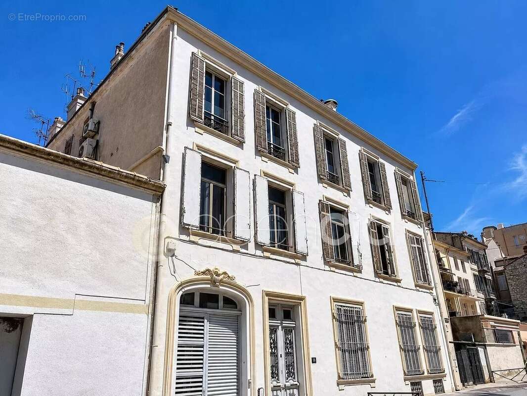 Cannes - Dernier étage proche rue d'Antibes - photo 10