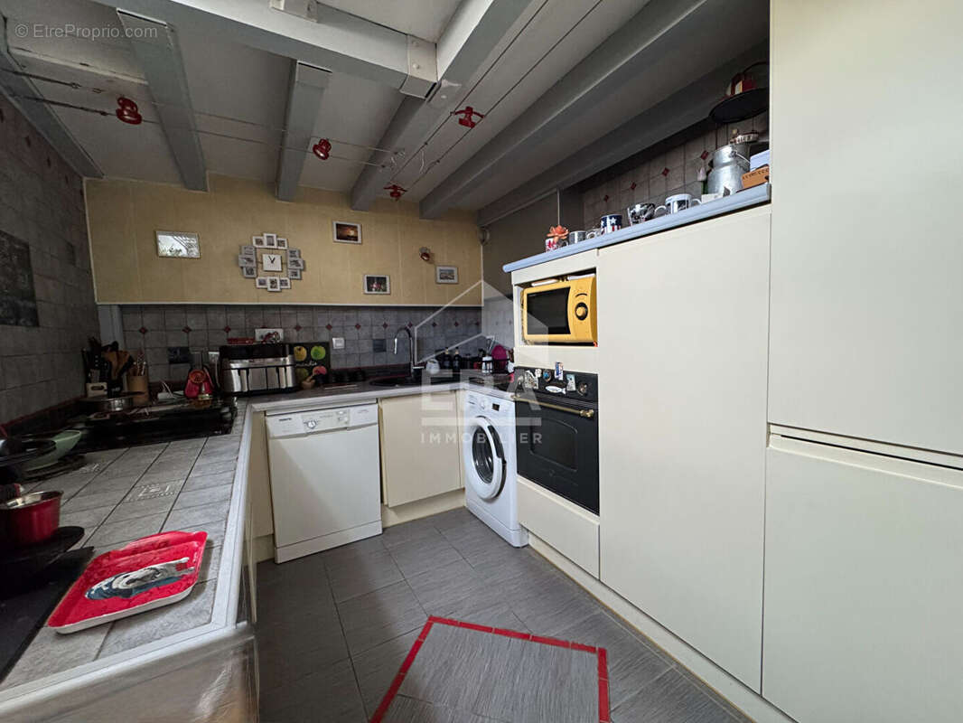 Appartement à VENELLES