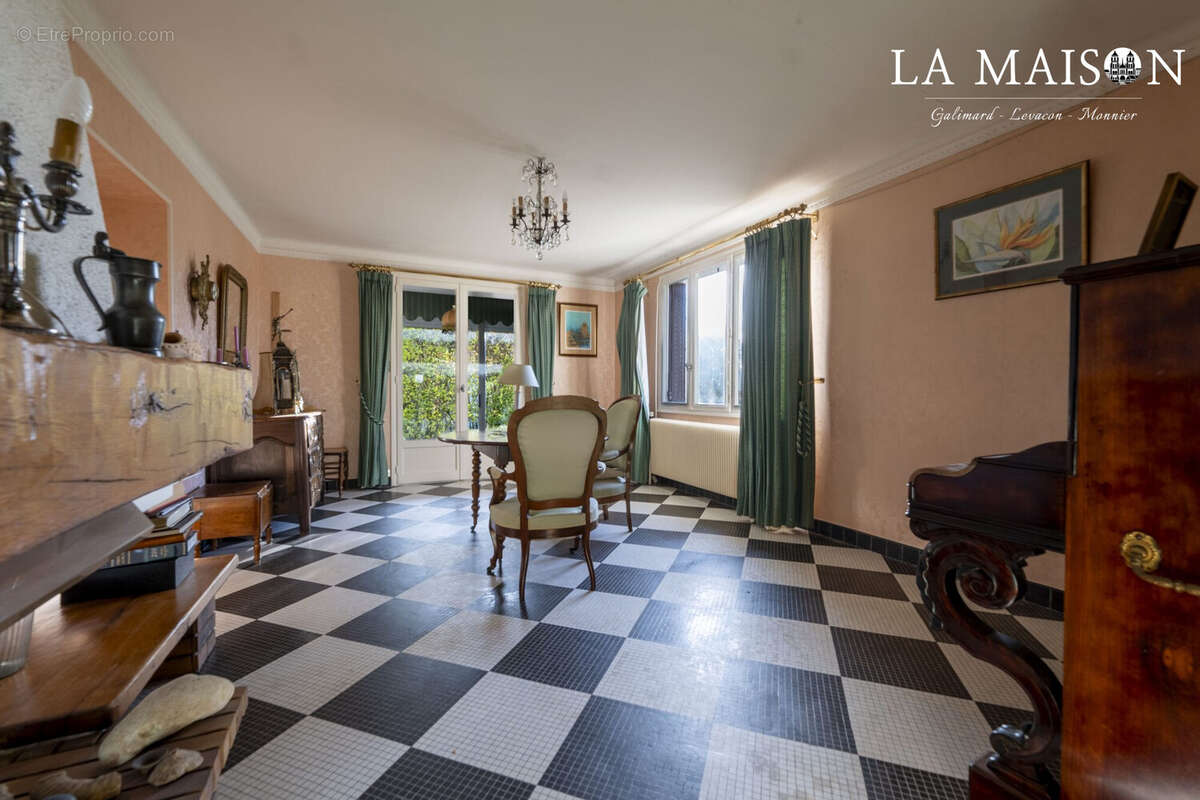 Maison à SAULON-LA-RUE