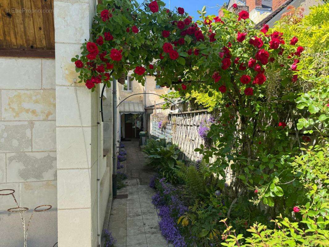 Maison à LA CHARTRE-SUR-LE-LOIR