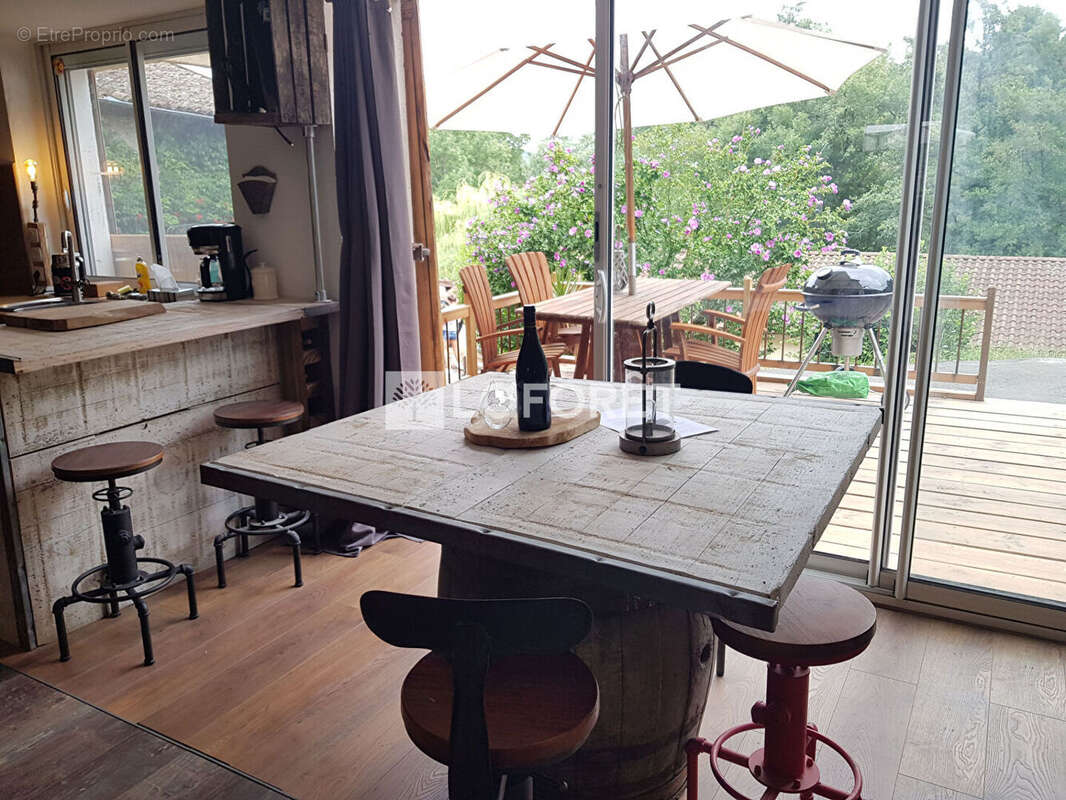 Maison à BELLEVILLE