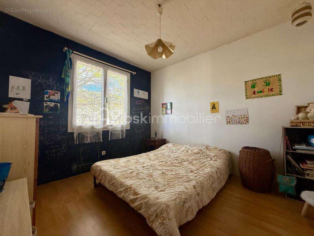 Pavillon familial de plain-pied 123 m², 4 chambres, terrain clos et arboré - photo 10