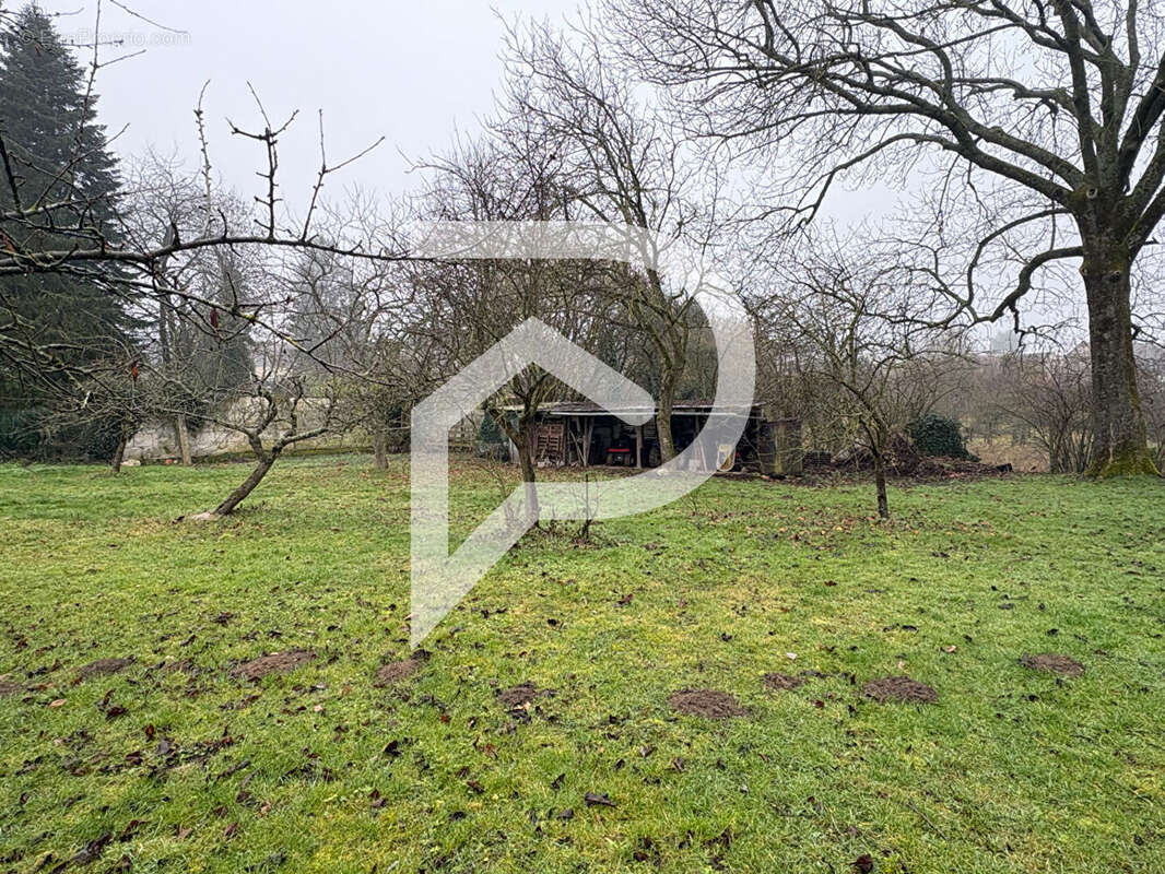 Terrain à VILLERS-HELON