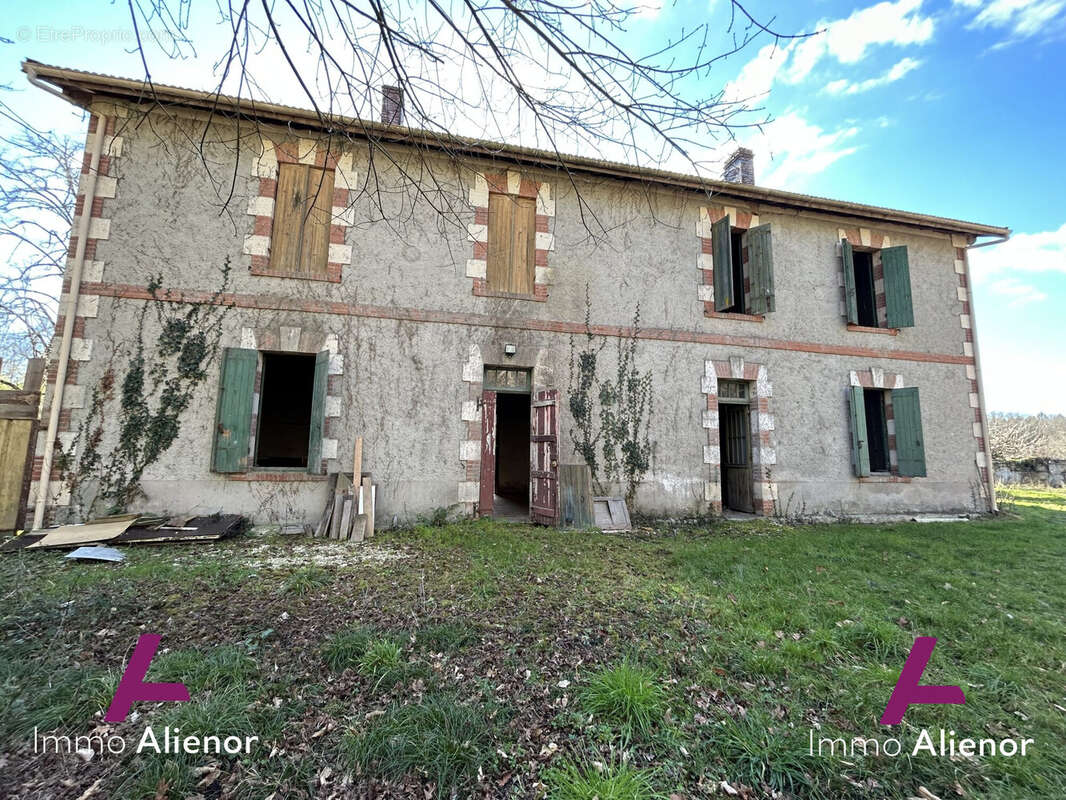 Maison à LOUCHATS