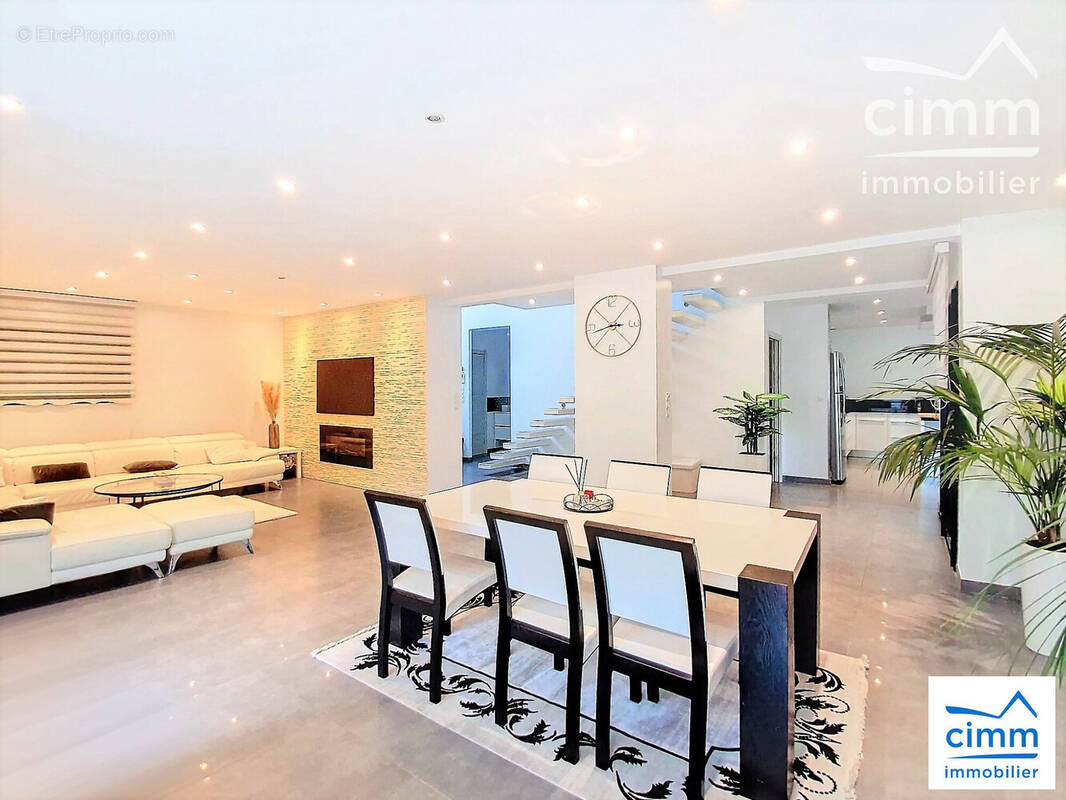 Maison à VERN-SUR-SEICHE