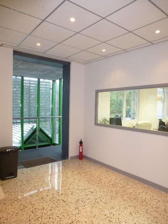 Commerce à SAINT-CLAIR-DU-RHONE