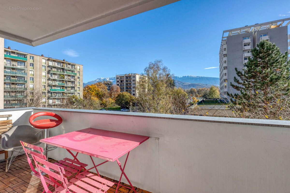 Appartement à MEYLAN