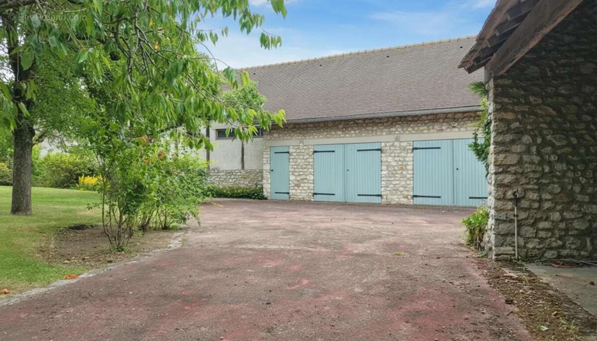 Maison de 8 pièces de 235 m² à Dammartin-en-Serve - photo 23