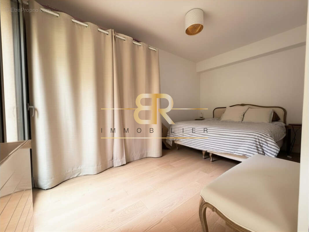 Appartement à CHARENTON-LE-PONT