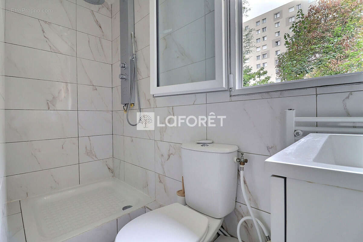 Appartement à L&#039;ILE-SAINT-DENIS