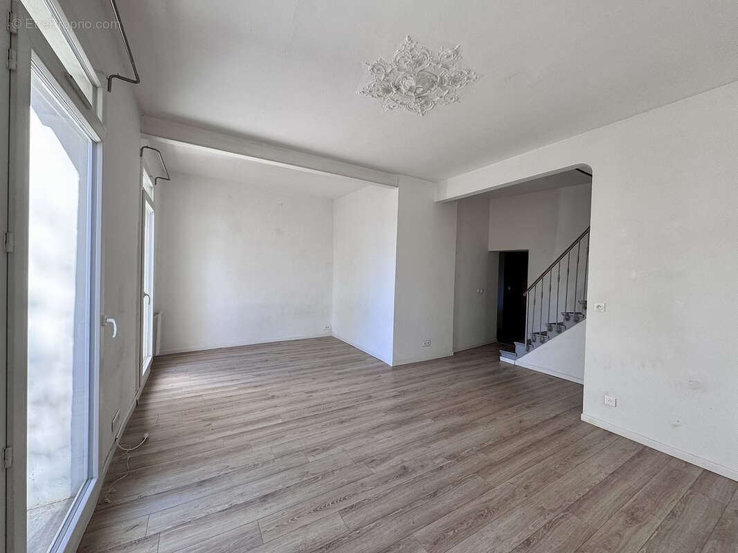 Appartement à L'ISLE-SUR-LA-SORGUE