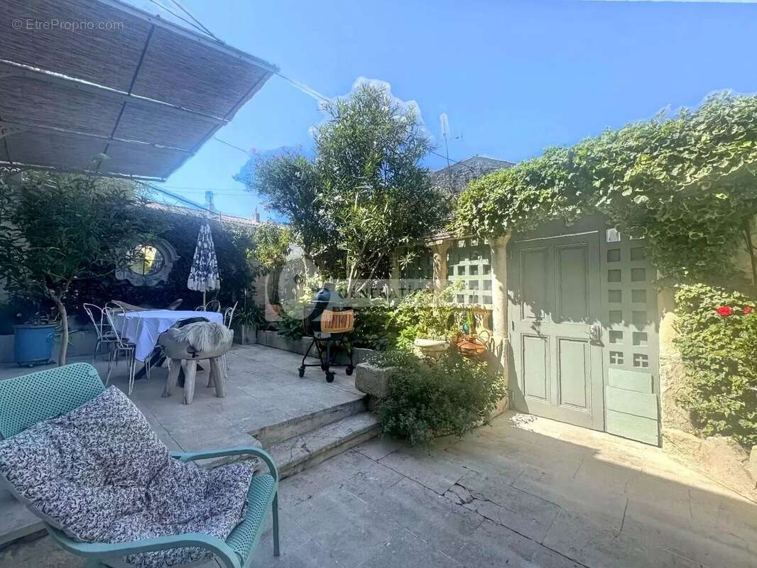 Maison ancienne rénovée T5 coeur de village de Fontvieille - photo 3