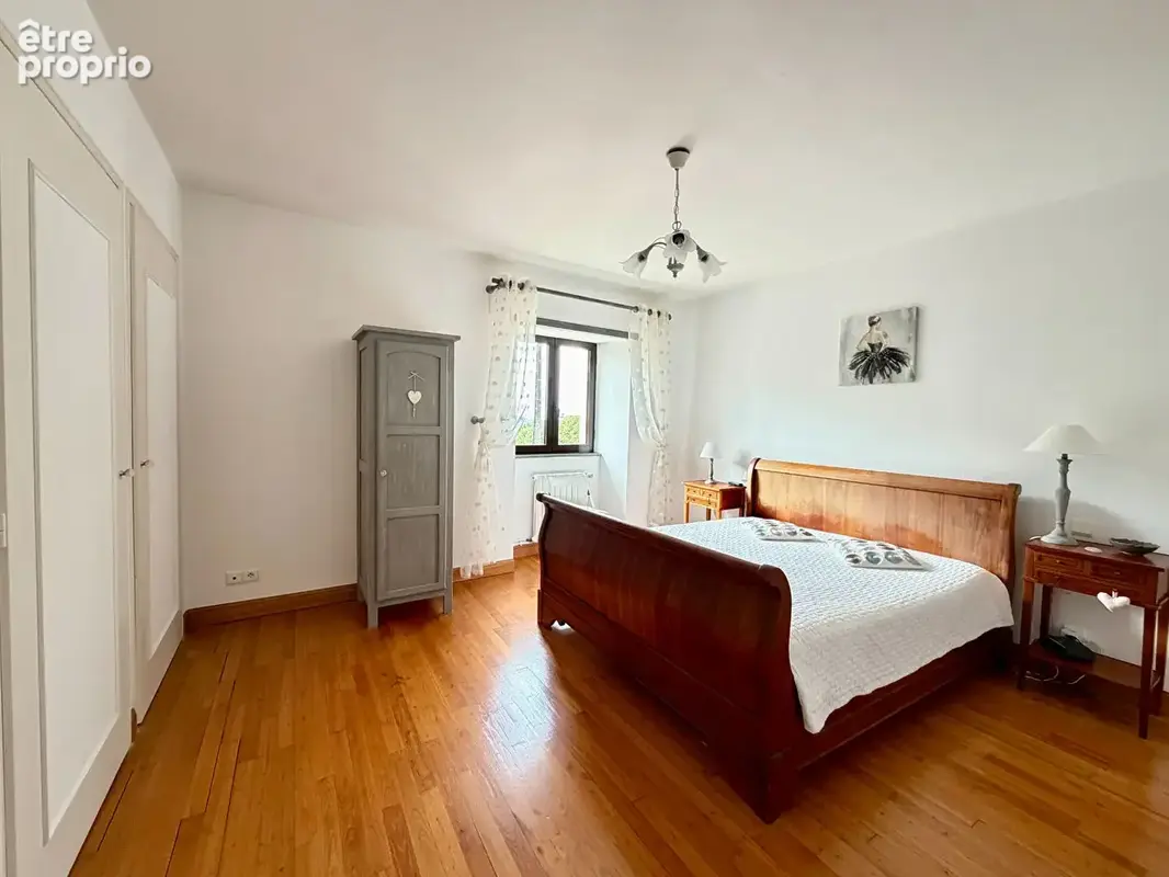 Magnifique Maison de Caractère avec Vastes Jardins et Vues Exceptionnelles près de Nanteuil-en-Vallée - photo 11