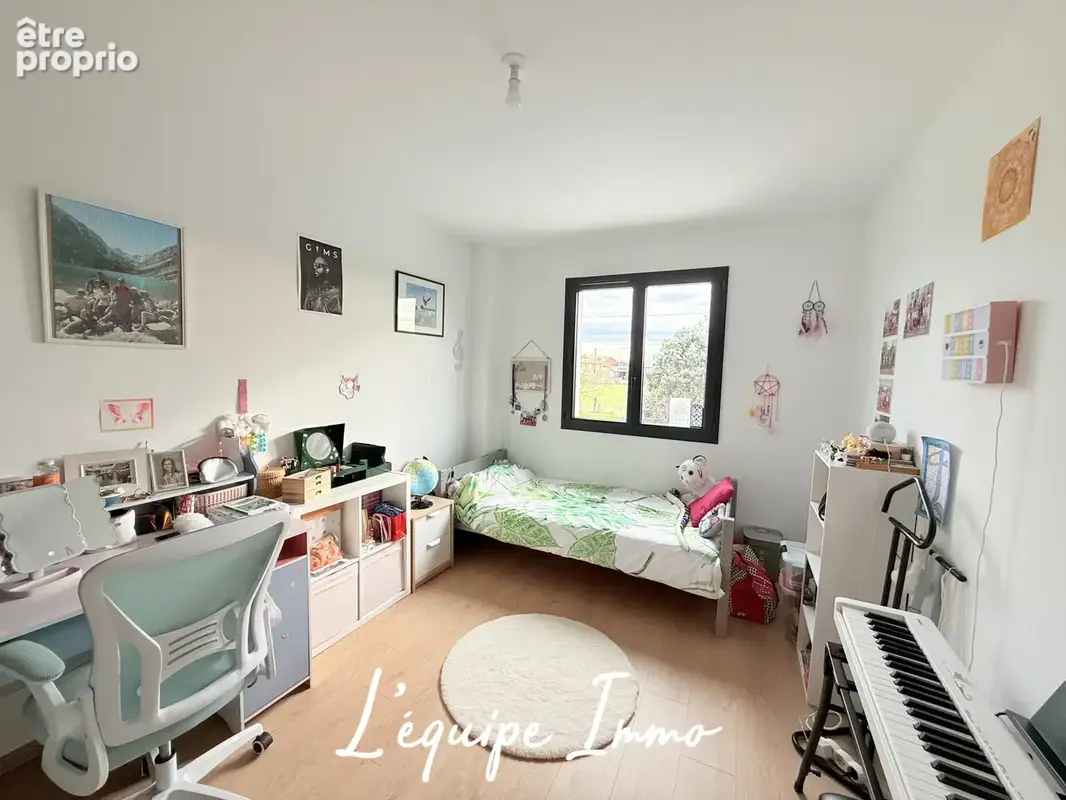 Superbe maison contemporaine T5 - 100 m2 - Parcelle de 684 m2 - Garage et piscine - - photo 9