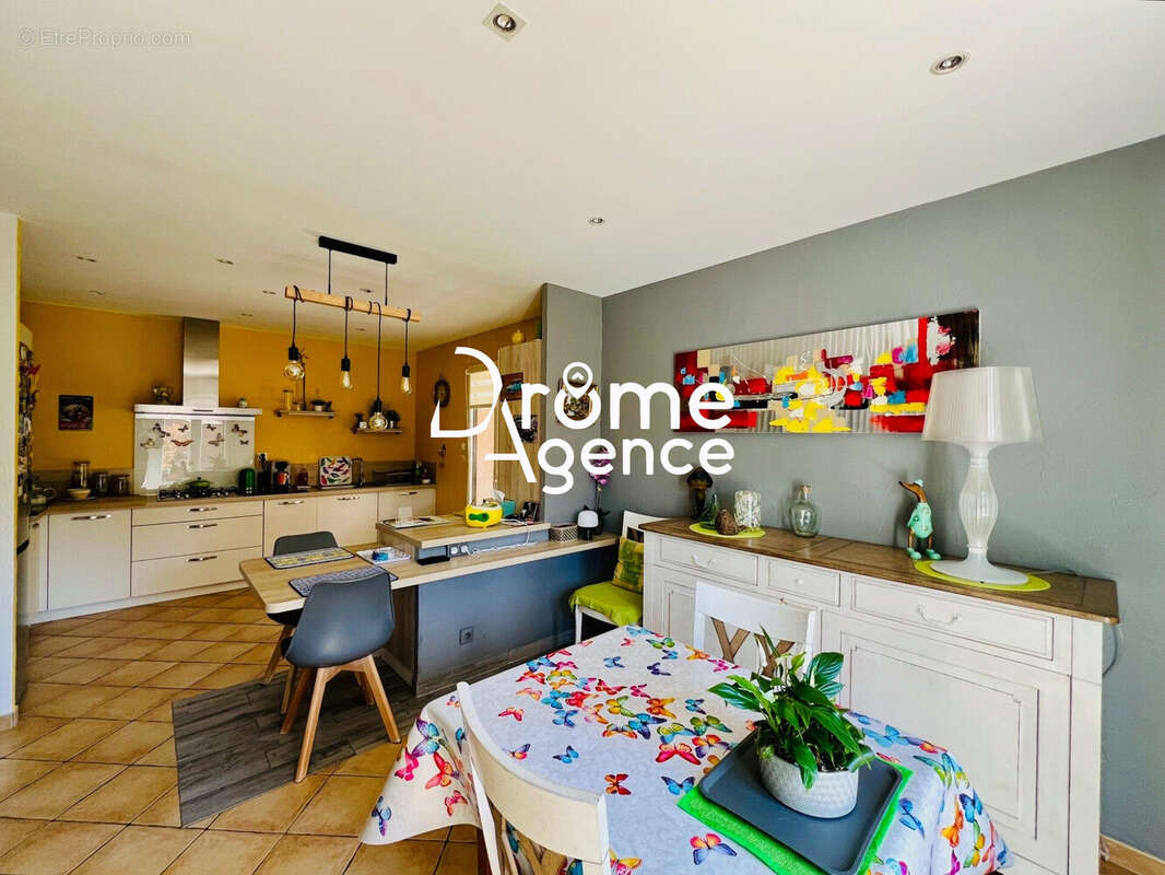 Maison 95 m² à Montelier  - photo 7