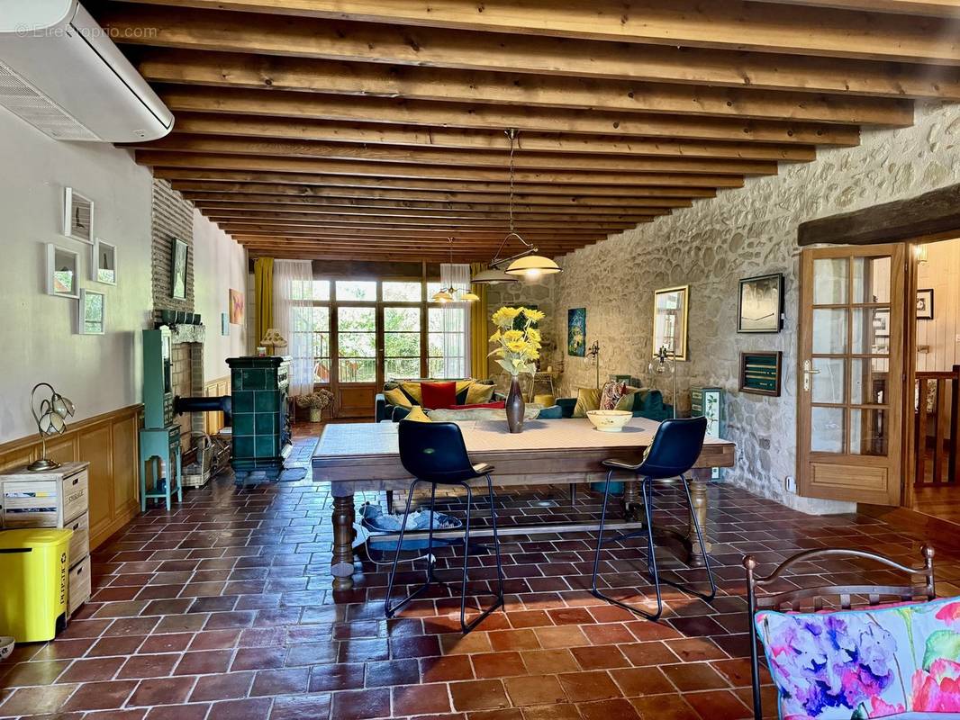 Maison à TOMBEBOEUF