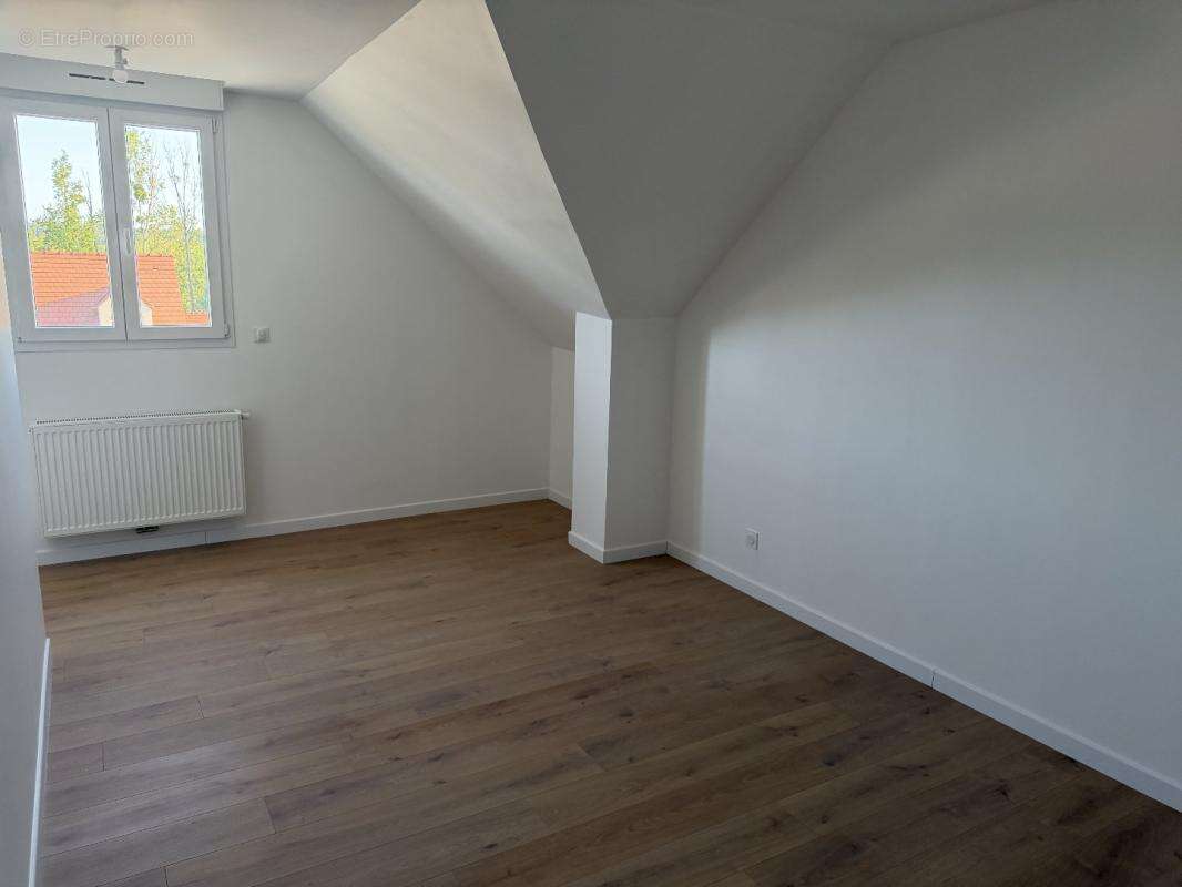 Maison 137 m² à Soissons  - photo 4