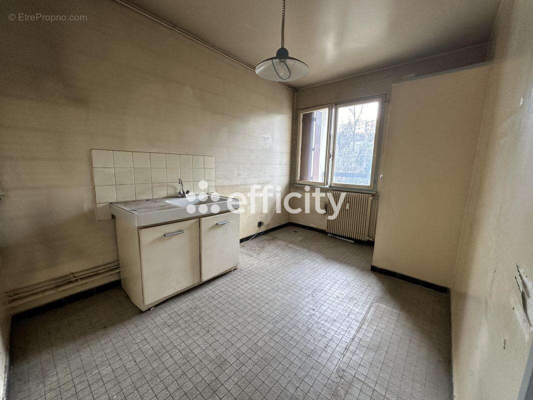 Appartement à LYON-9E