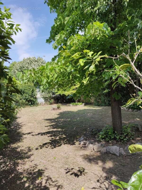 Terrain à CHATEAUNEUF-LES-MARTIGUES