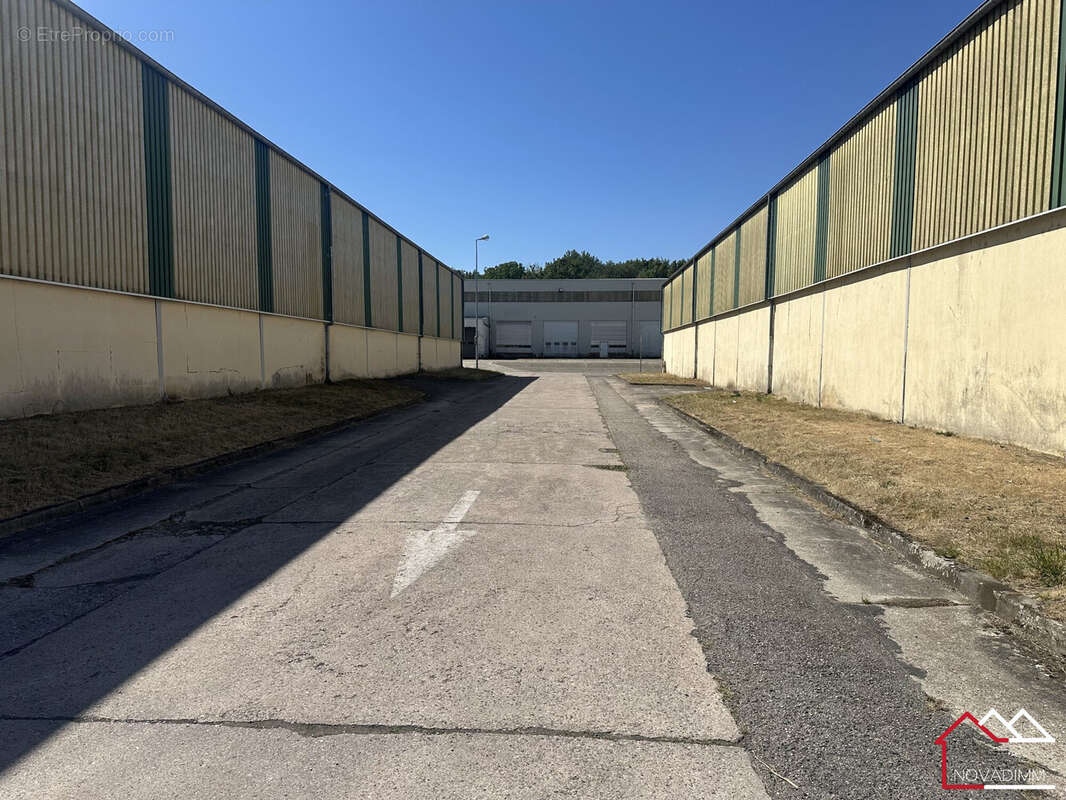Commerce 2000 m² à Morhange  - photo 5