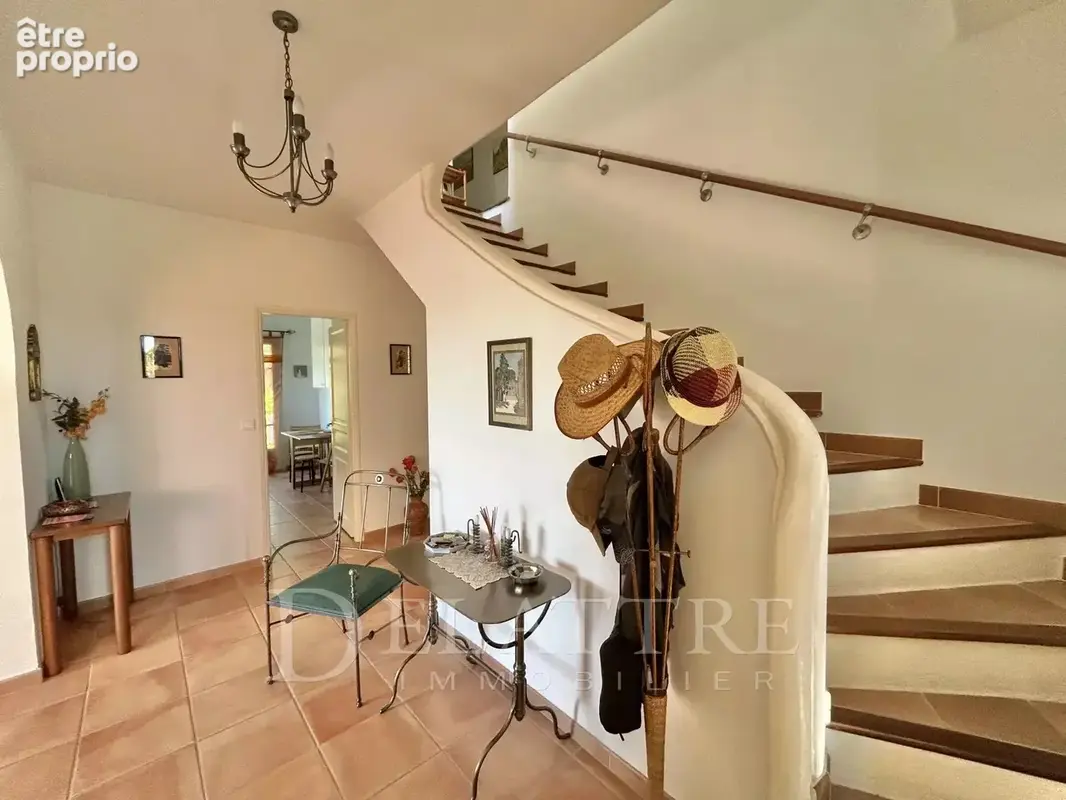 Maison 8 pièces 170 m² à vendre à Le Rouret (06650) - photo 5