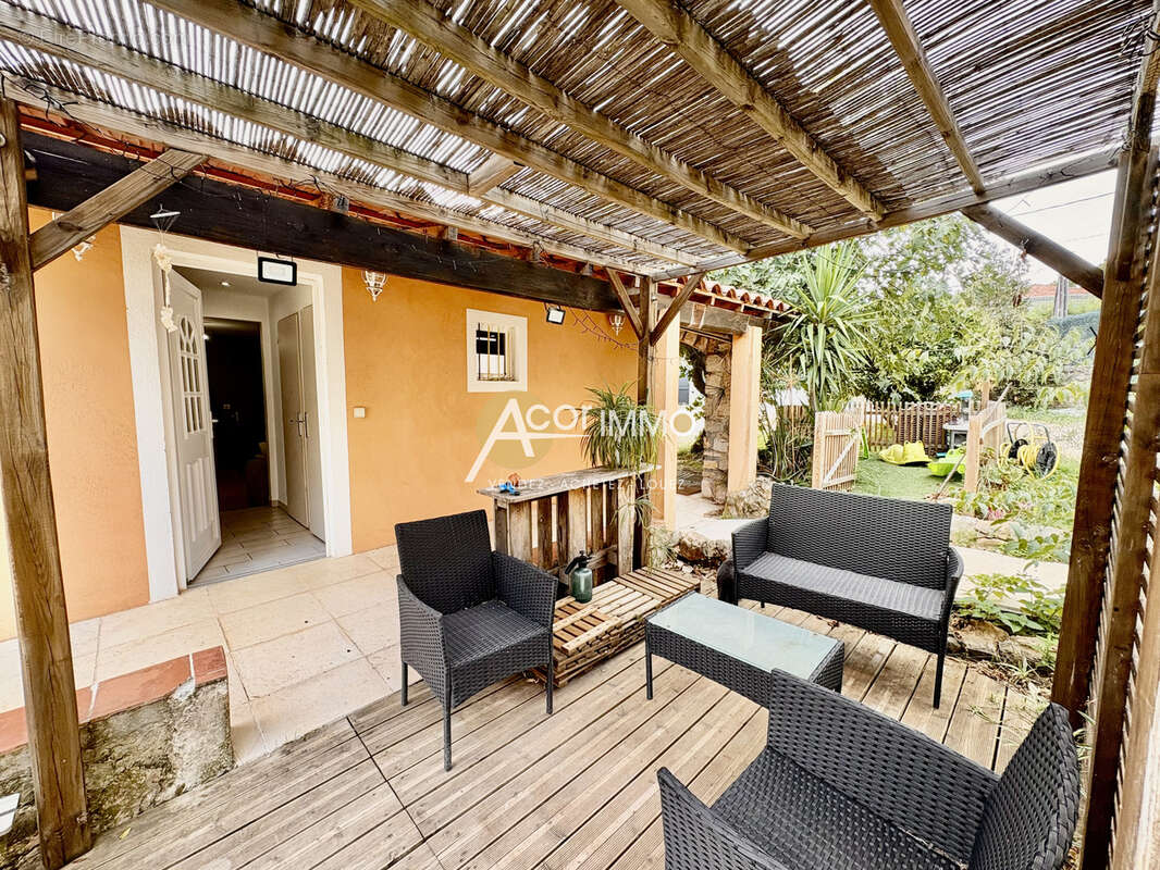 Toulon-4 chemins des Routes-Maison 2 chambres-Jardin - photo 2