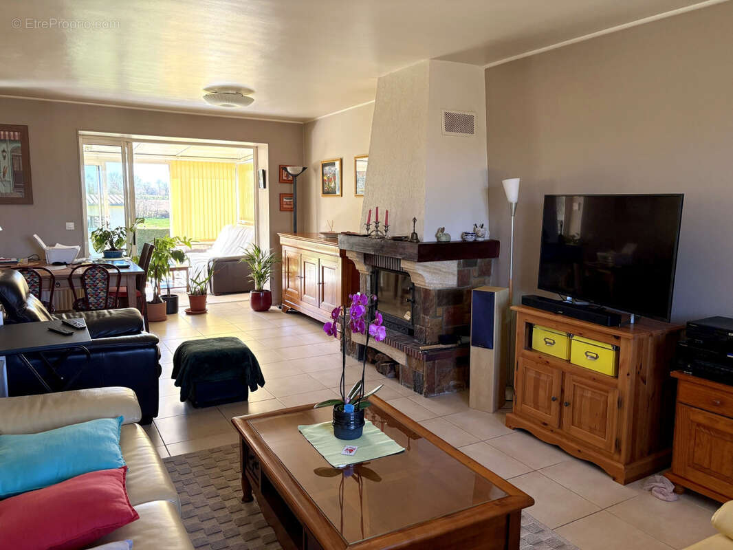 Maison à TOUR-EN-BESSIN