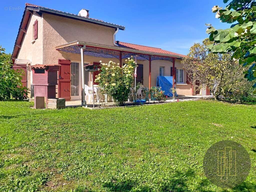 Maison à POUILLY-LE-MONIAL