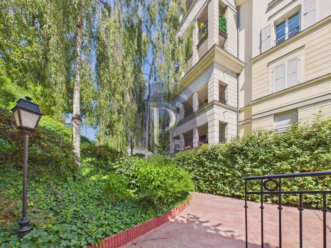 Appartement à LE PLESSIS-ROBINSON