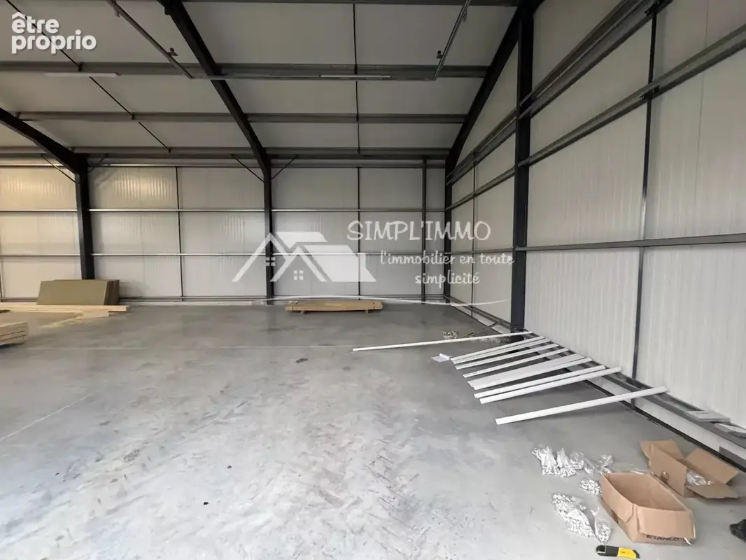 Cellule commerciale 122 m² ECHILLAIS - photo 2