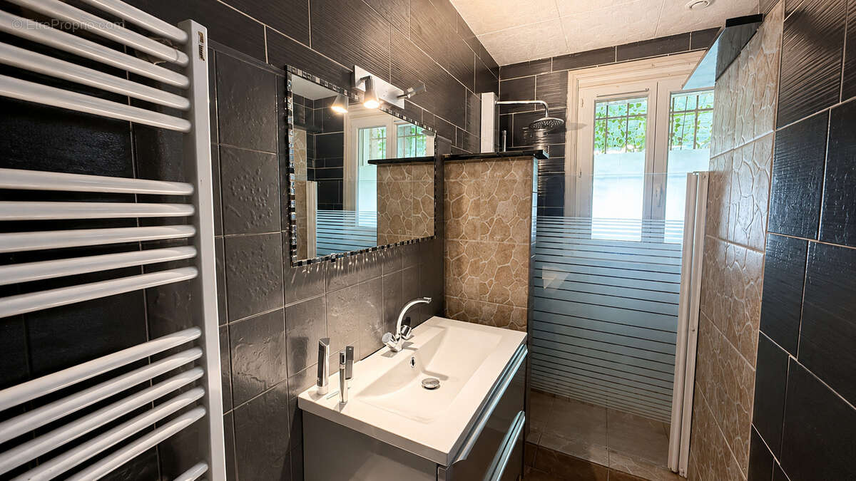 Proche carcassonne - maison 126 m2 - piscine - 3 chambres - terrain 1180m2 - grand garage - 40m2 a aménager - photo 18
