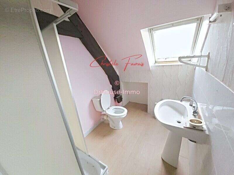 Appartement à LOUVIGNE-DU-DESERT