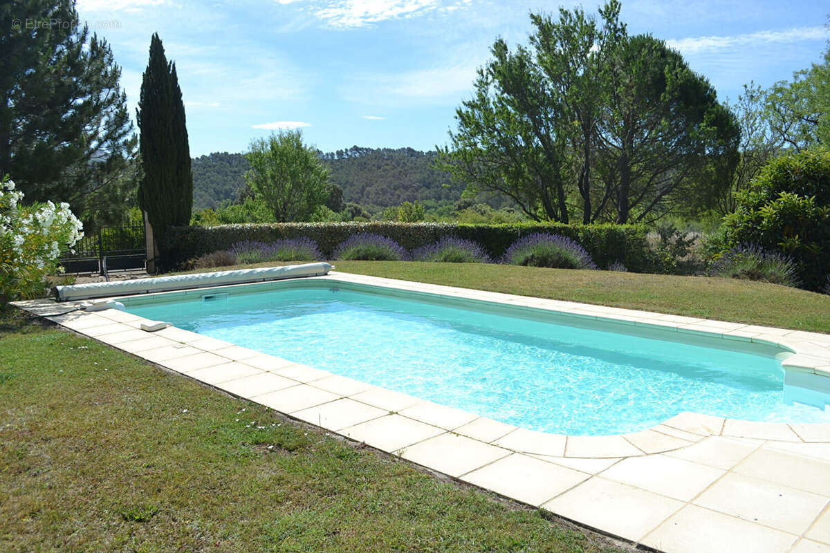 Maison à LE PUY-SAINTE-REPARADE