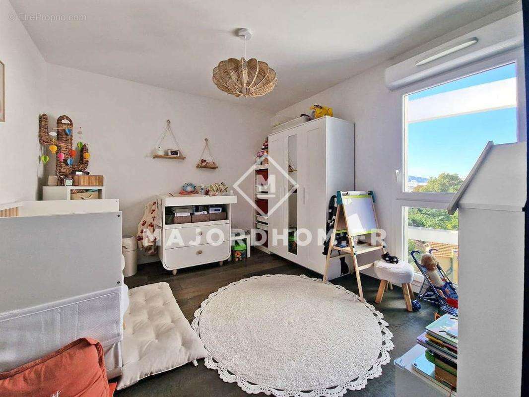 Vente Type 4 dernier étage terrasse de 35 m2 calme vue dégagée 13010 - photo 17