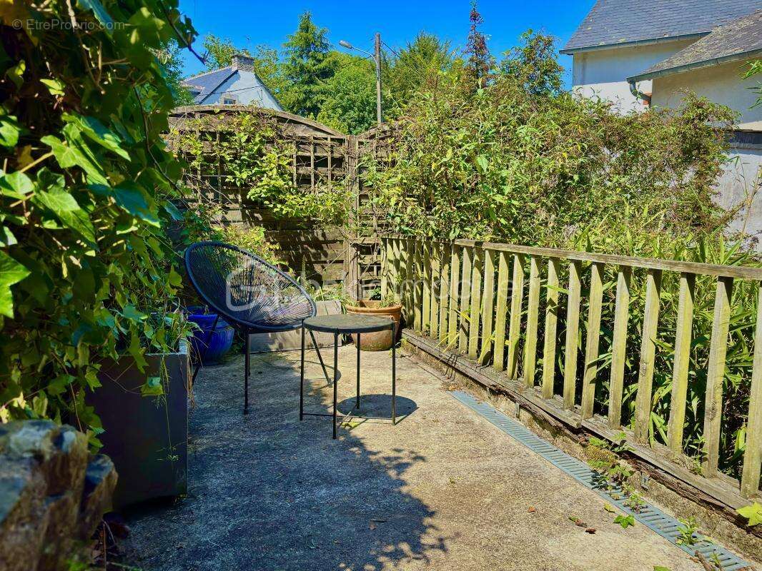 JOSSELIN - Maison de caractère avec jardin en surplomb et vue château - photo 21