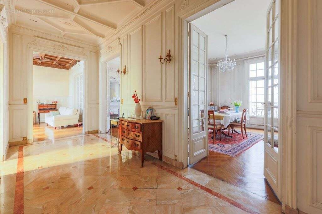Appartement à PARIS-3E