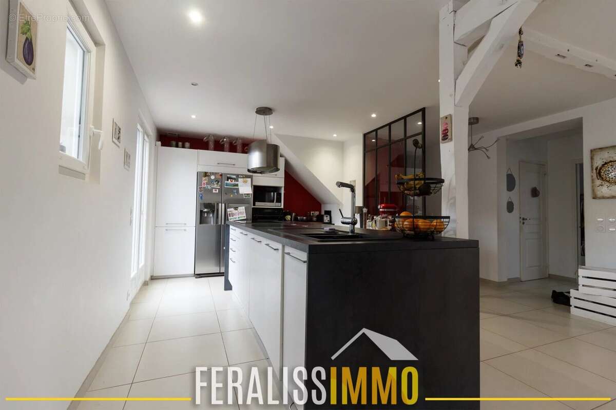 Maison à NEUVILLE-SUR-OISE