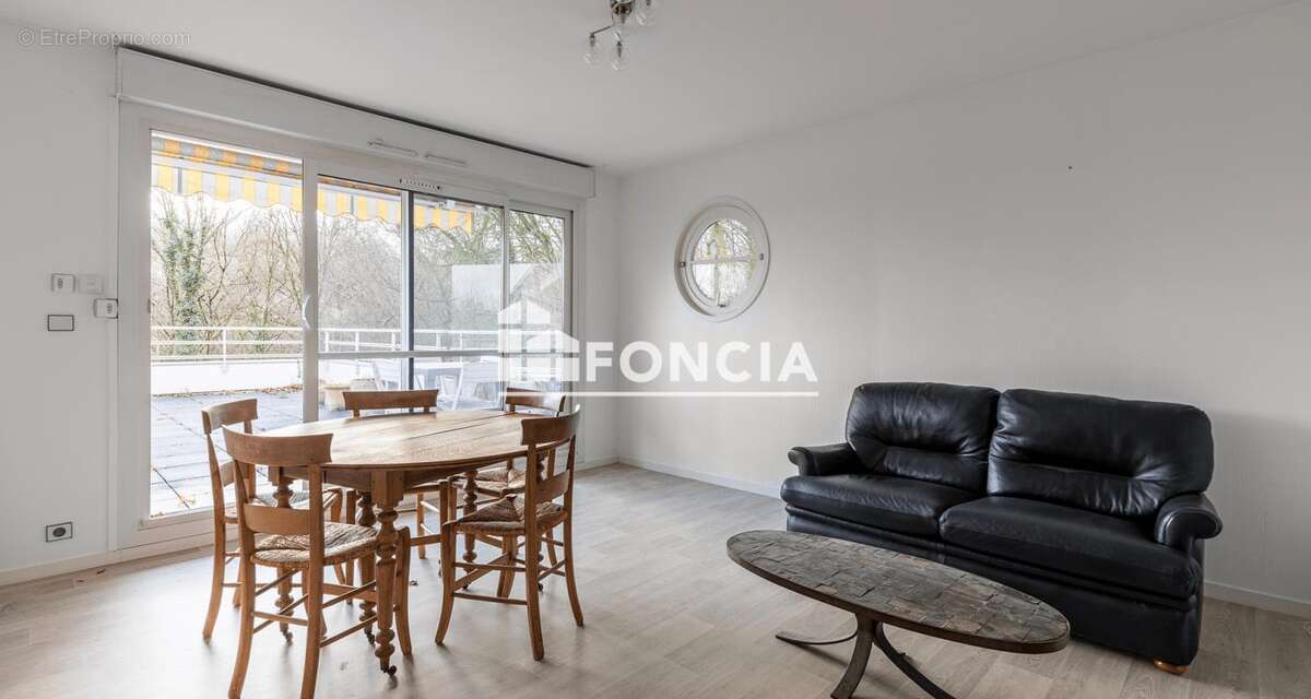 Appartement à MONT-SAINT-AIGNAN