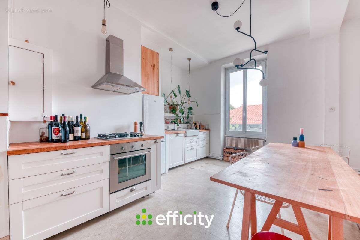 Appartement à LYON-5E