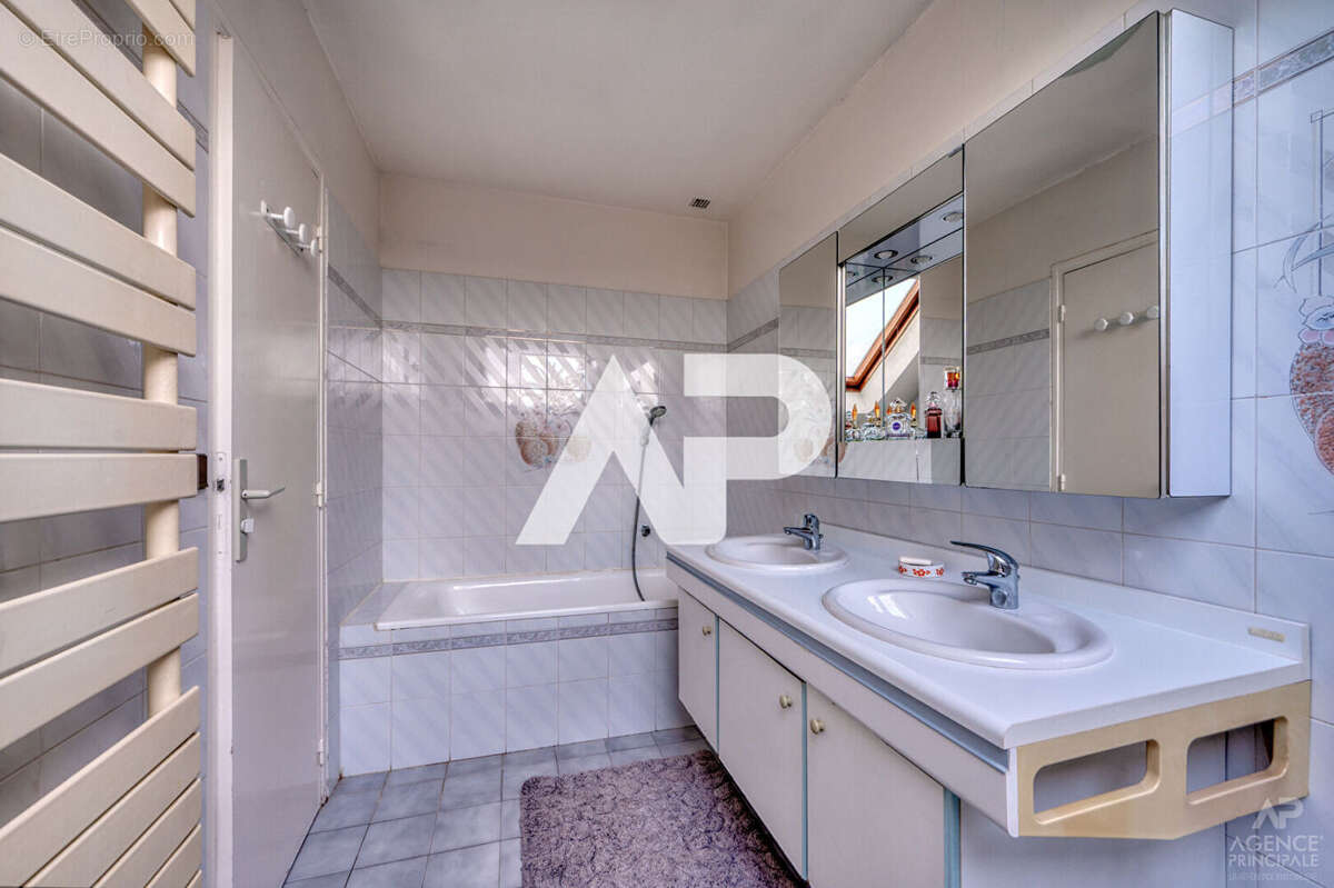 Maison à RUEIL-MALMAISON