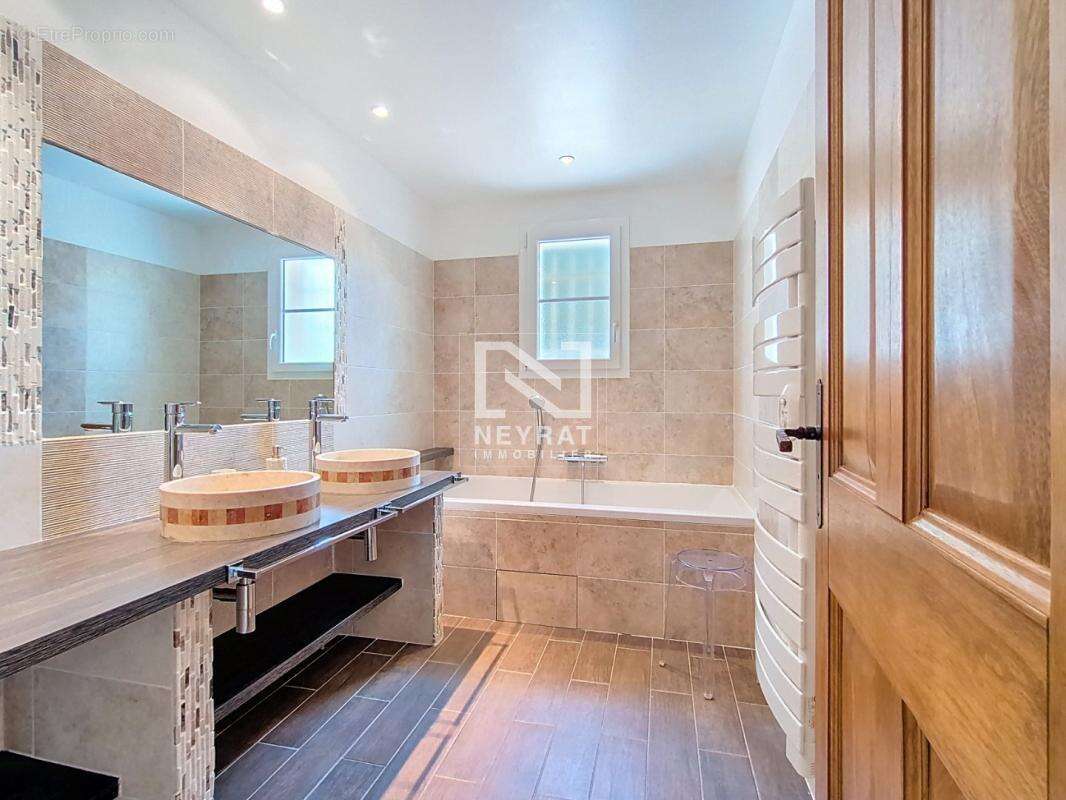 Maison à MONTAUROUX