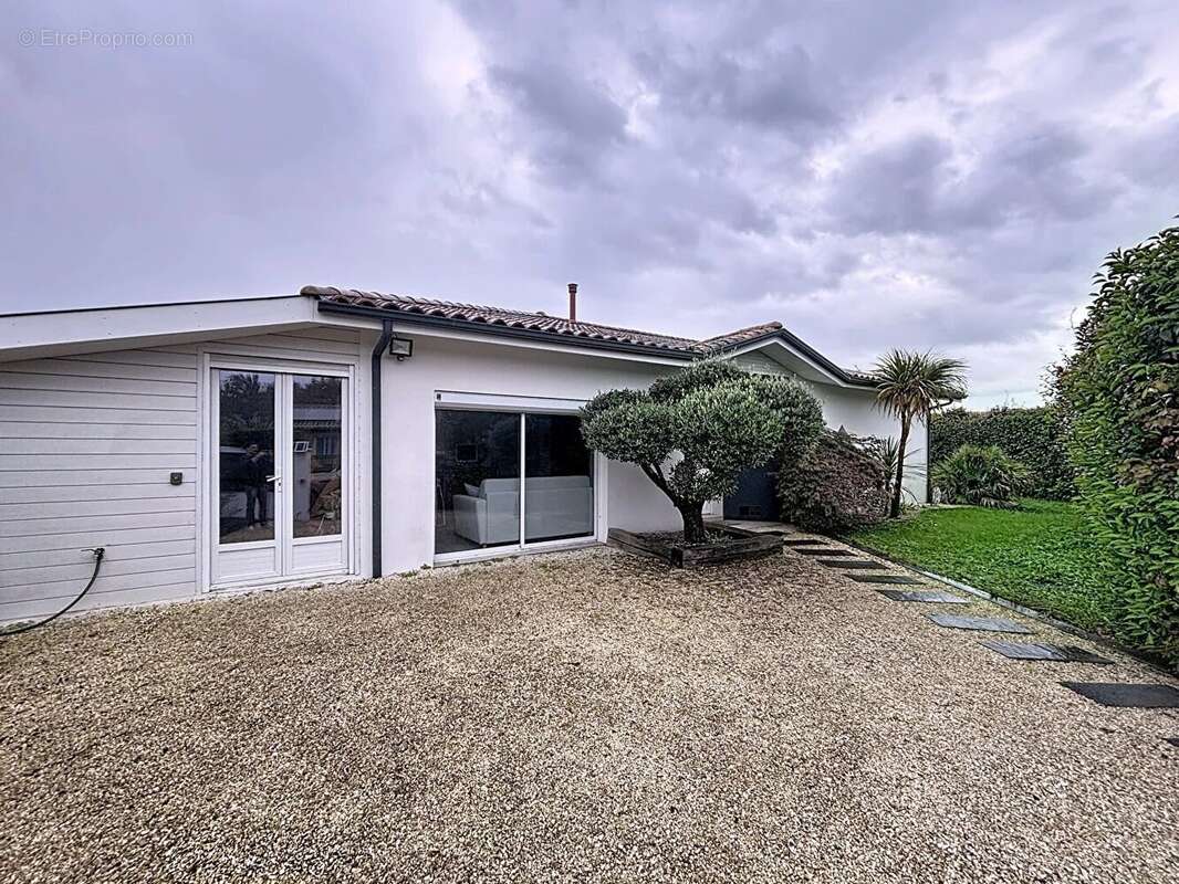 Maison à PARENTIS-EN-BORN