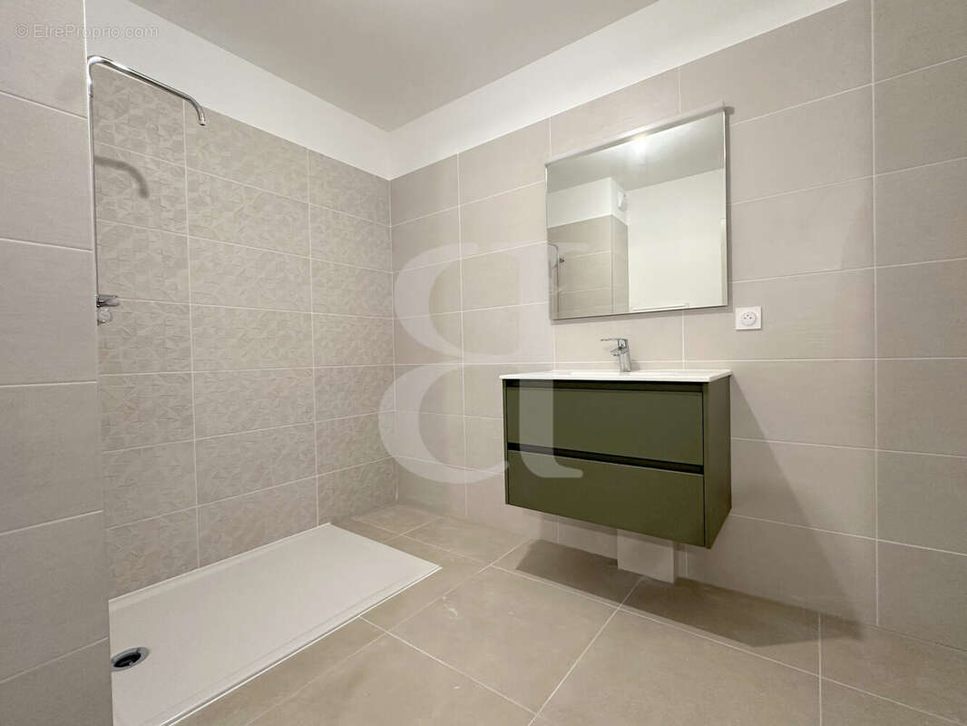 Appartement à L'ISLE-SUR-LA-SORGUE