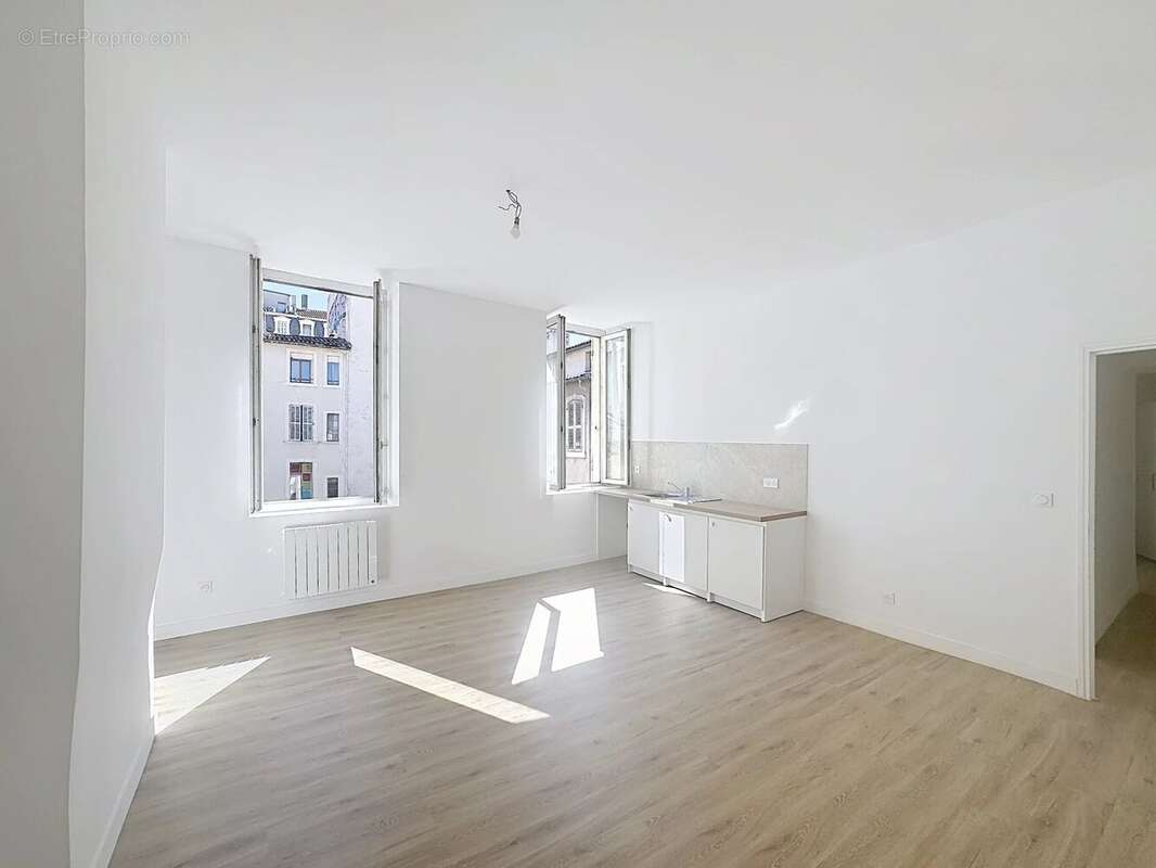 Appartement à MARSEILLE-1E
